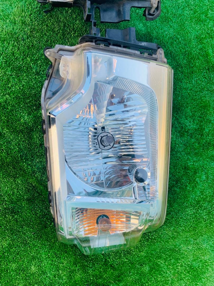 U61T ミニキャブトラック　ヘッドライト美品