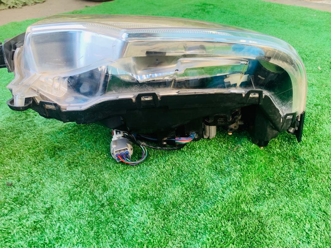 U61T ミニキャブトラック　ヘッドライト美品