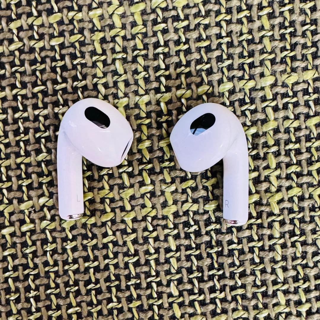 AirPods第3世代　MagSafe充電ケース(Lightning)付き