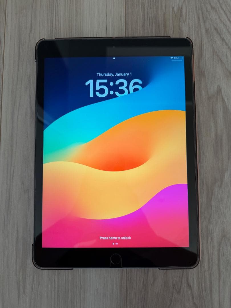 iPad7 第7世代 32GB WIFIモデル ピンクのカバー付き