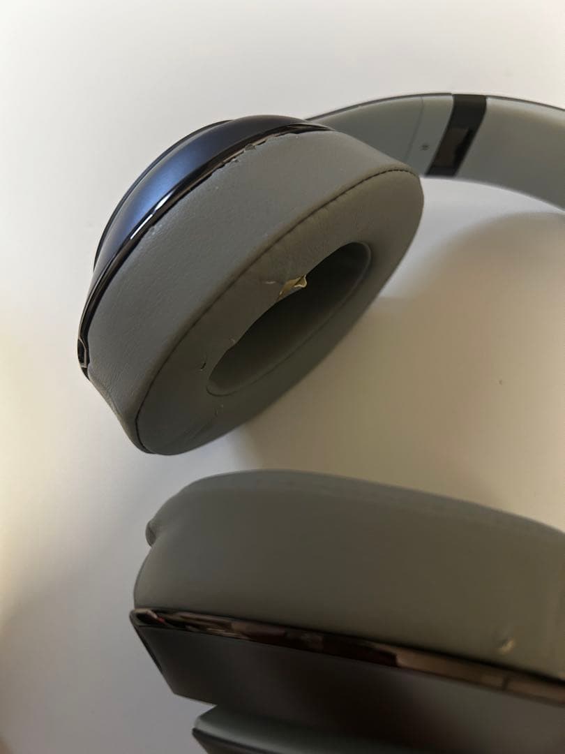 Beats ワイヤレスヘッドホン グレー