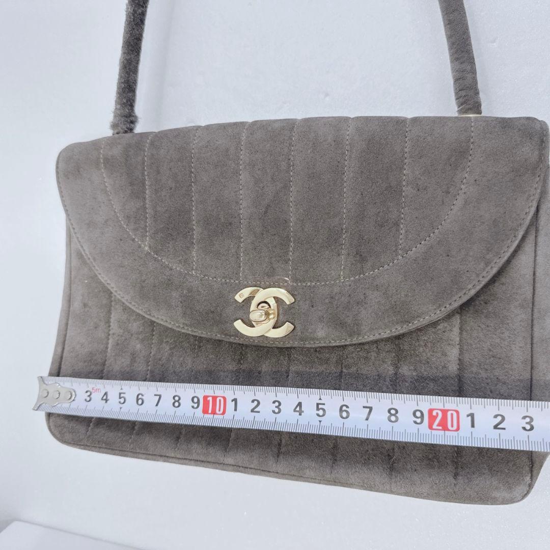 D*A様 CHANEL グレー スエード ショルダーバッグ マドモアゼル
