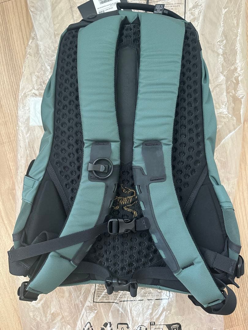 新品　ARC’TERYX アークテリクス arro16 Backpack