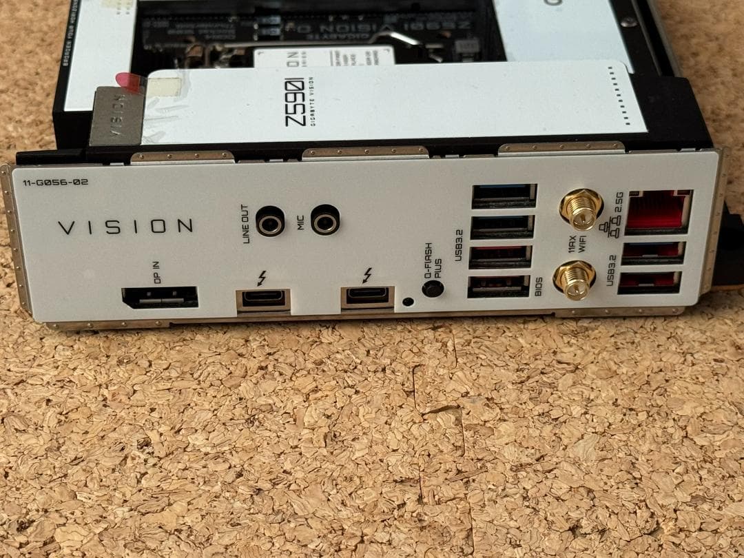 【中古】GIGABYTE Z590I VISION D ITXマザーボード