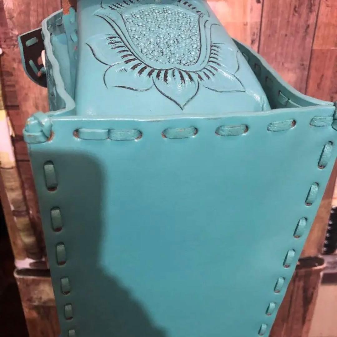 レア美品❣️カービングトライブス　Mサイズ