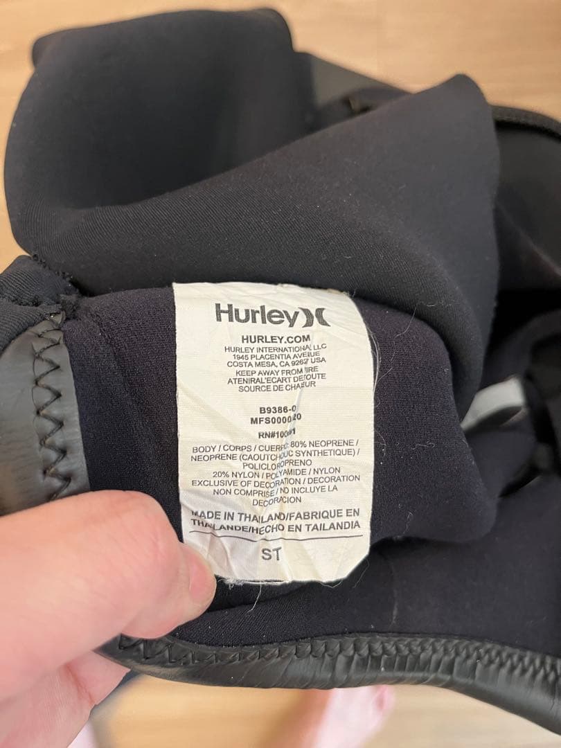 【美品】ハーレーSサイズ　フード付きセミドライウェットスーツ5mm