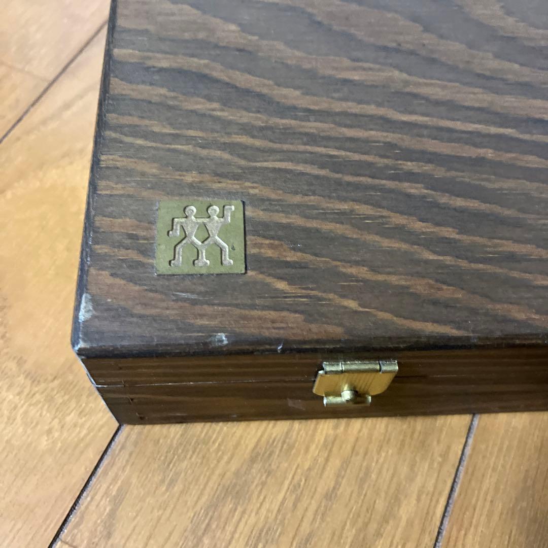 ゾーリンゲンの鹿柄カービングナイフ&フォークセット