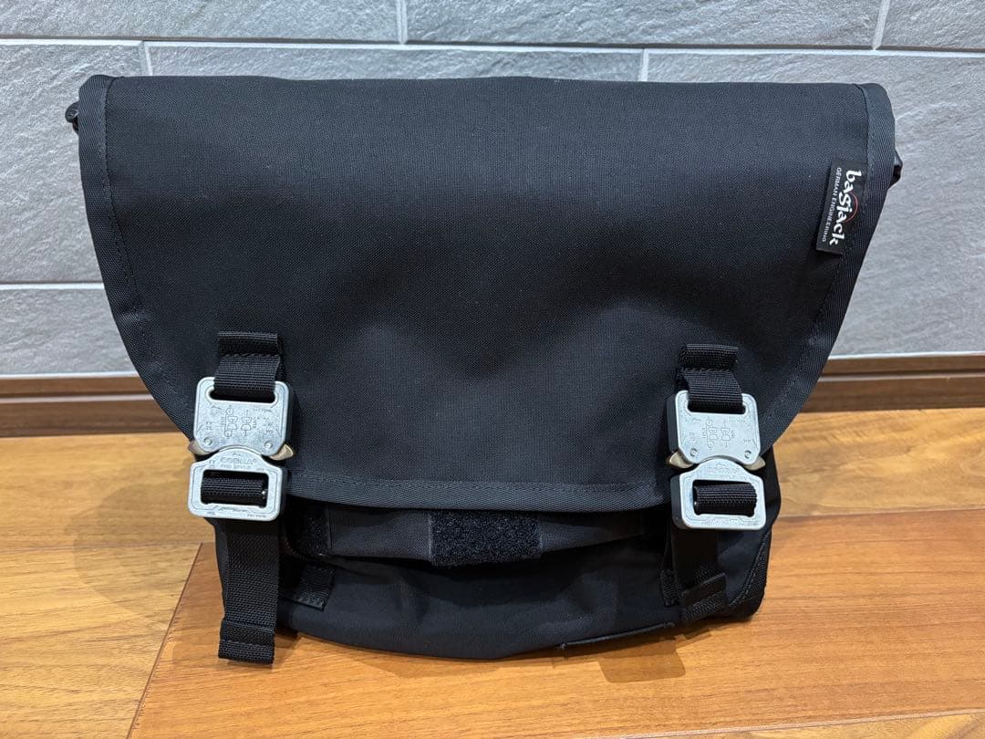 bagjack bshop別注 メッセンジャーバッグ 黒 コブラバックル
