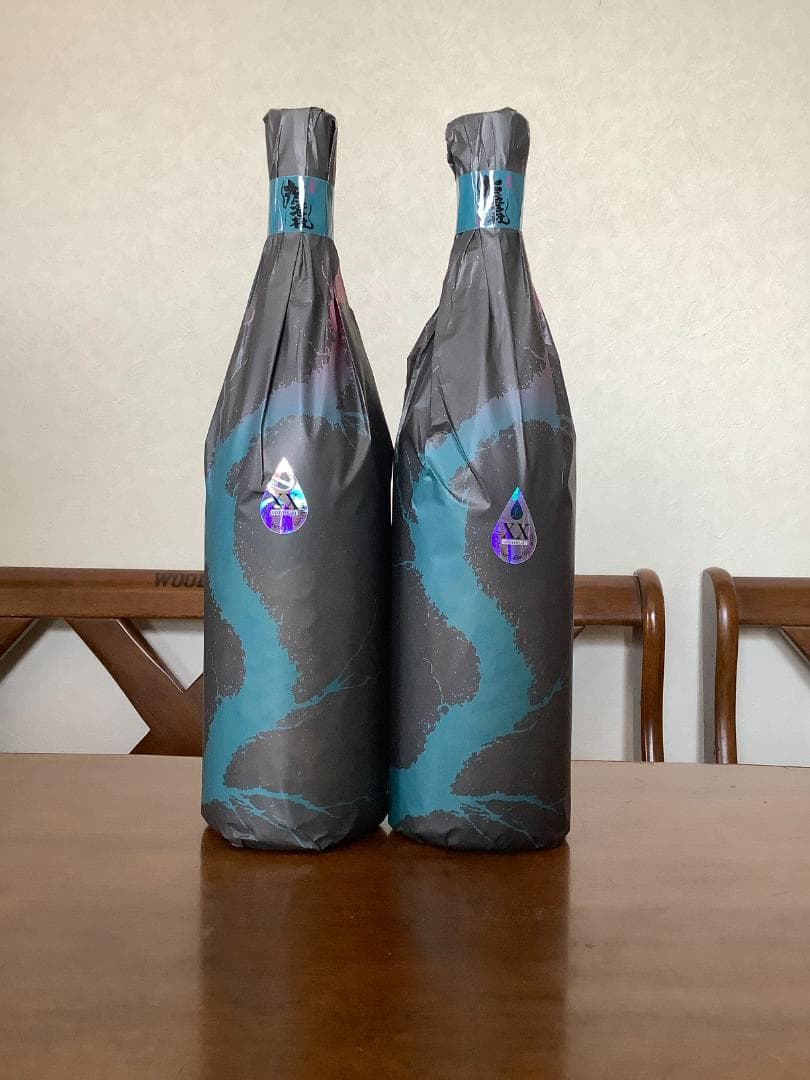 焼酎 2本セット 黒と青のフィルム包装 ナマズ20周年記念2本