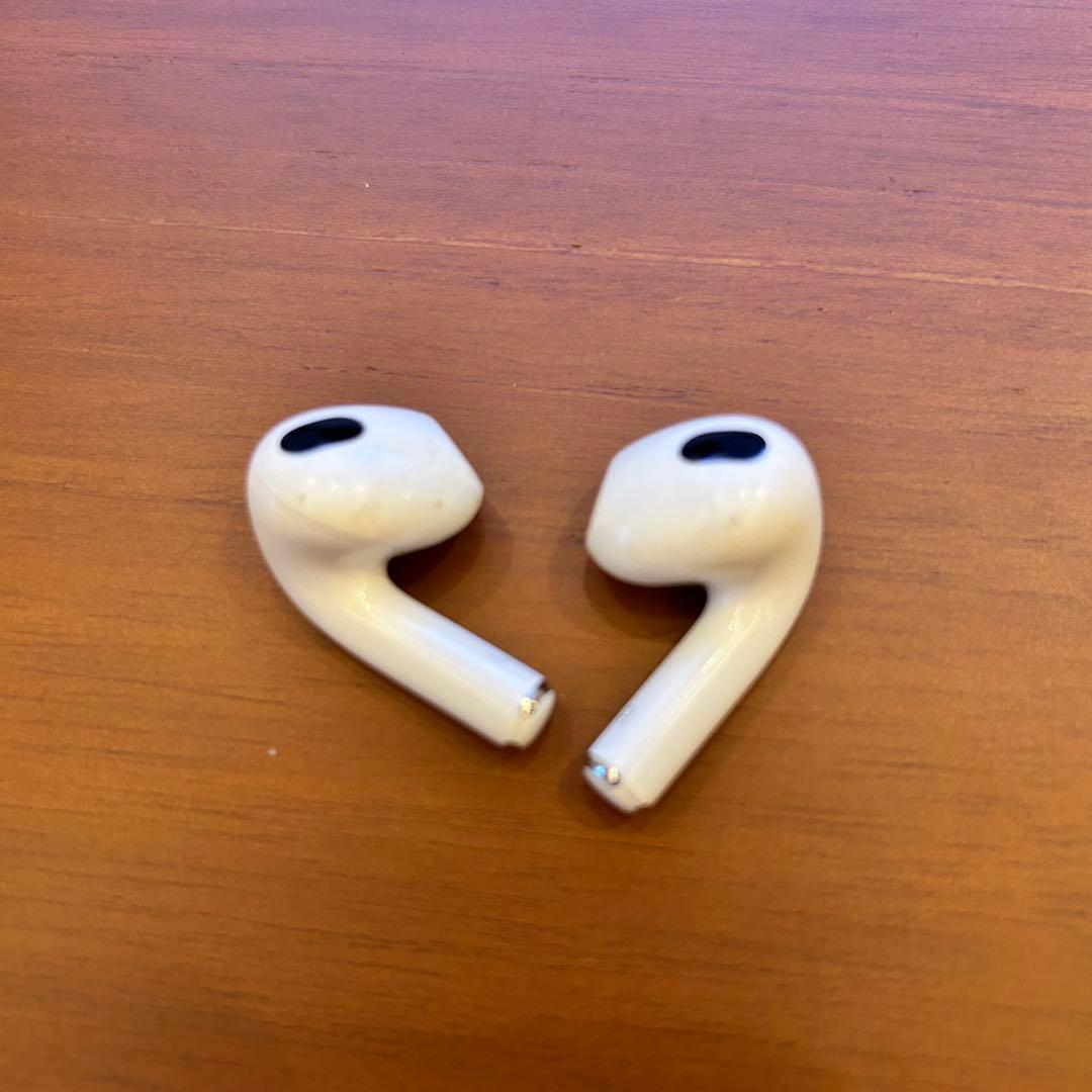 美品【AirPods 第3世代】+【iFace AirPodsケースカラビナ付】