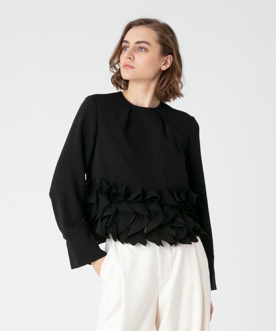 ルルウィルビー　ラッフルコサージュブラウス　ブラック　アルアバイル