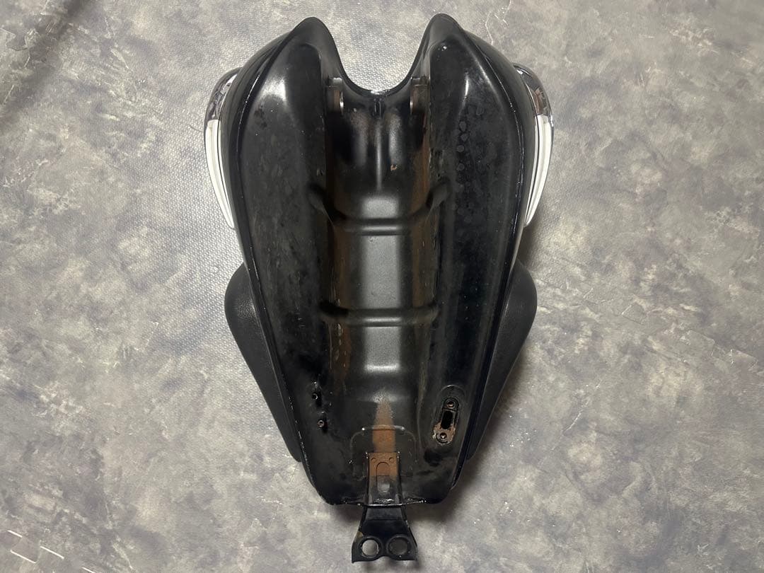 w650 純正タンク