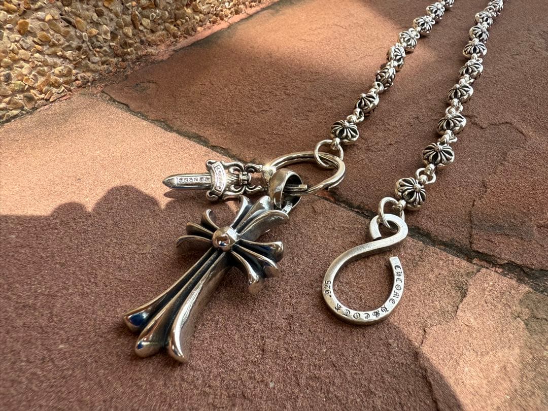 新入荷　バイカー必須　フラワークロスウォレットチェーン　刻印有り　MLCN