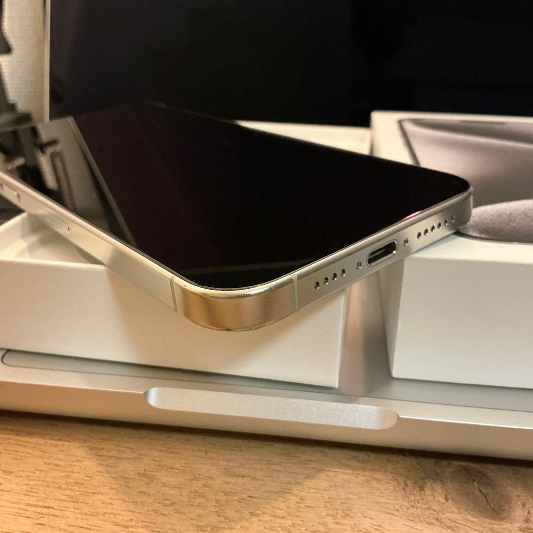 Apple iPhone 15promax ホワイト