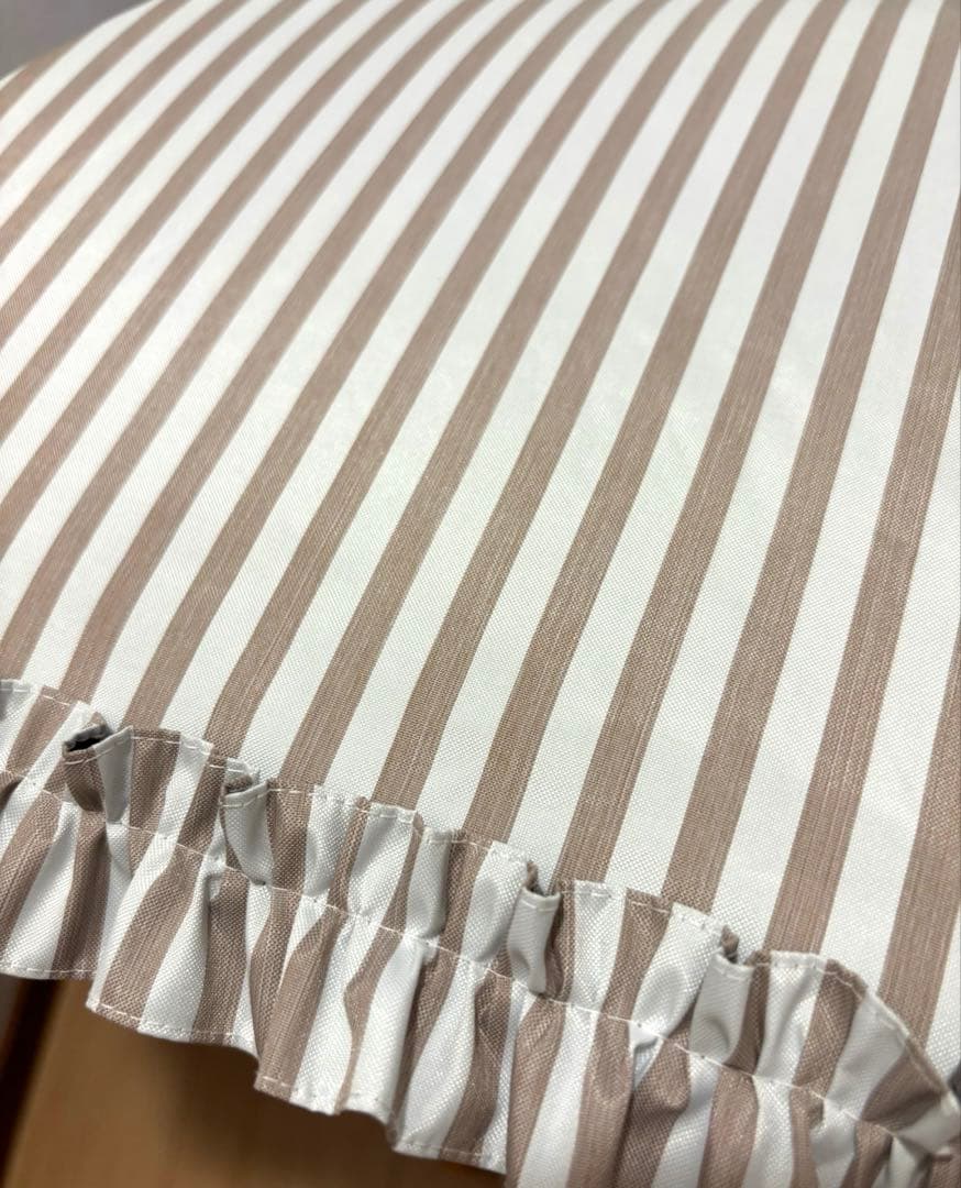 サンバリア100 折りたたみ 日傘 2段折 フリル ストライプ ベージュ