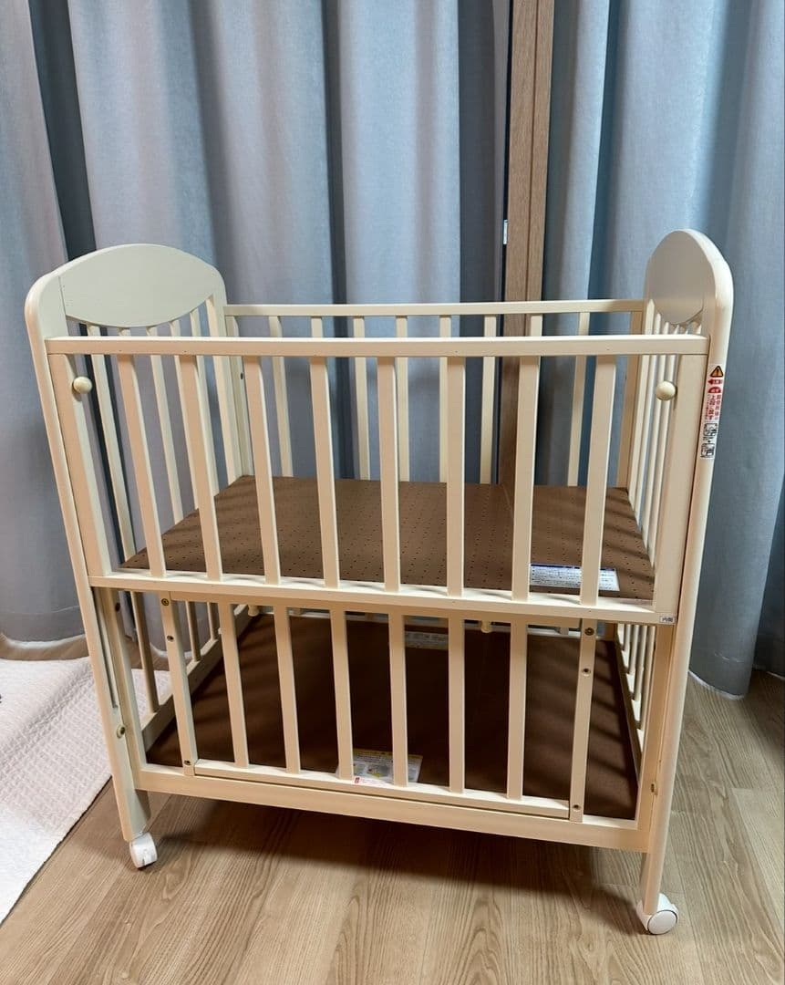 【良品/特典あり】カトージ ベビーベッド ミニ立ちベッド（プチバニラ