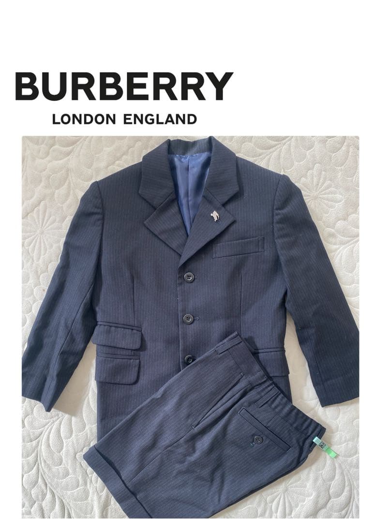 バーバリー　スーツ　卒園式　入学式　バッチ付き
