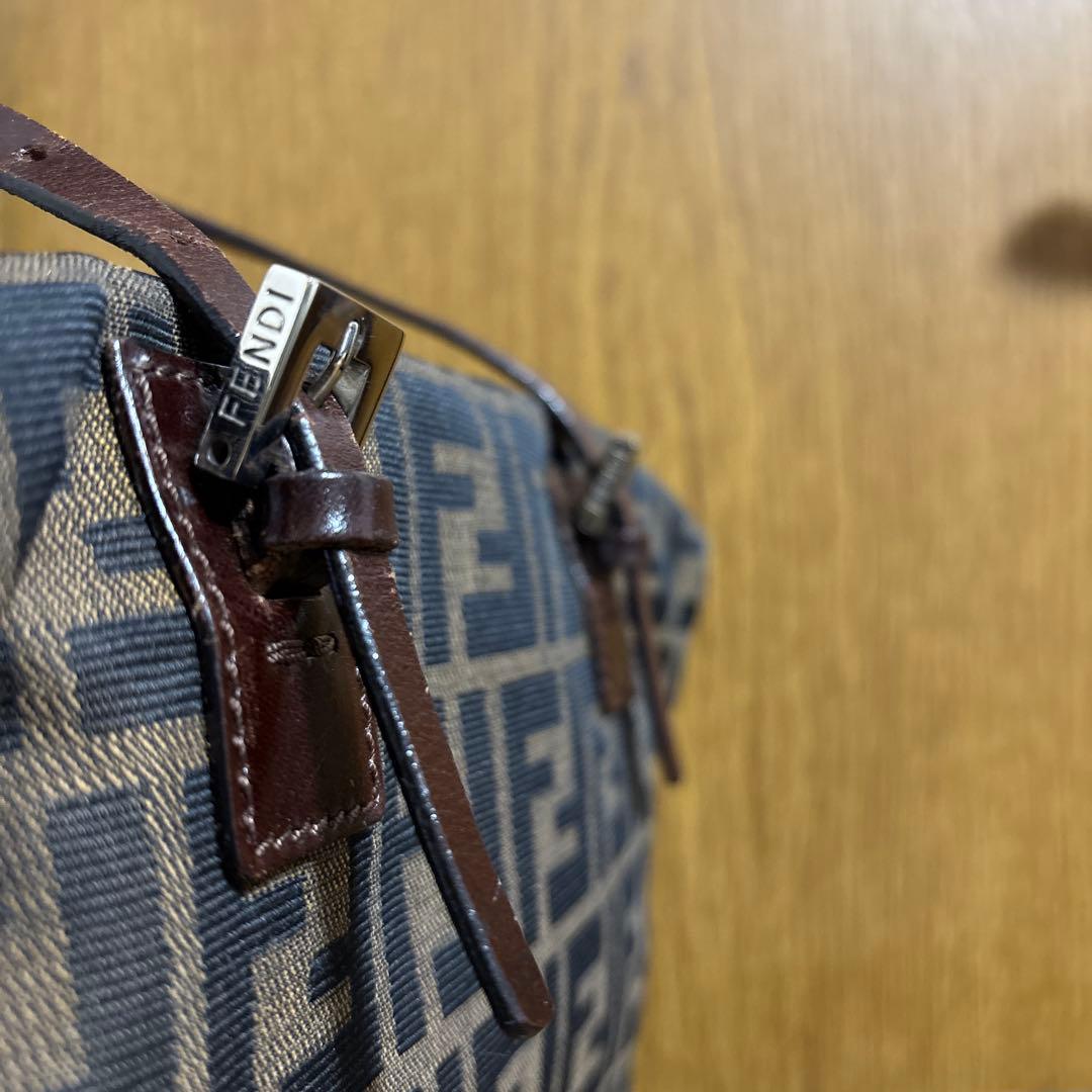 FENDI ズッカ　ショルダーバッグ
