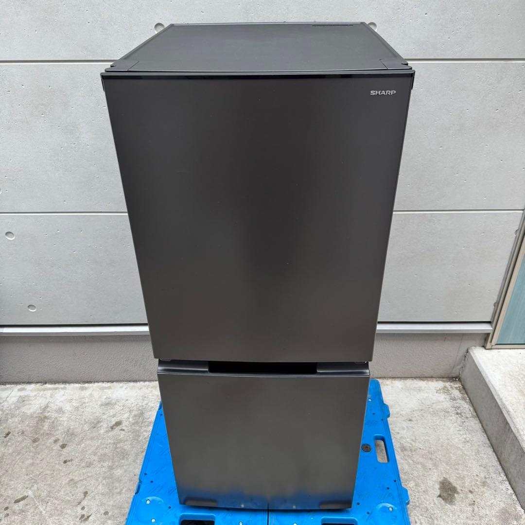 246⭐️2025年製美品★シャープ　冷蔵庫　右、左開き　一人暮らし　自動霜取り