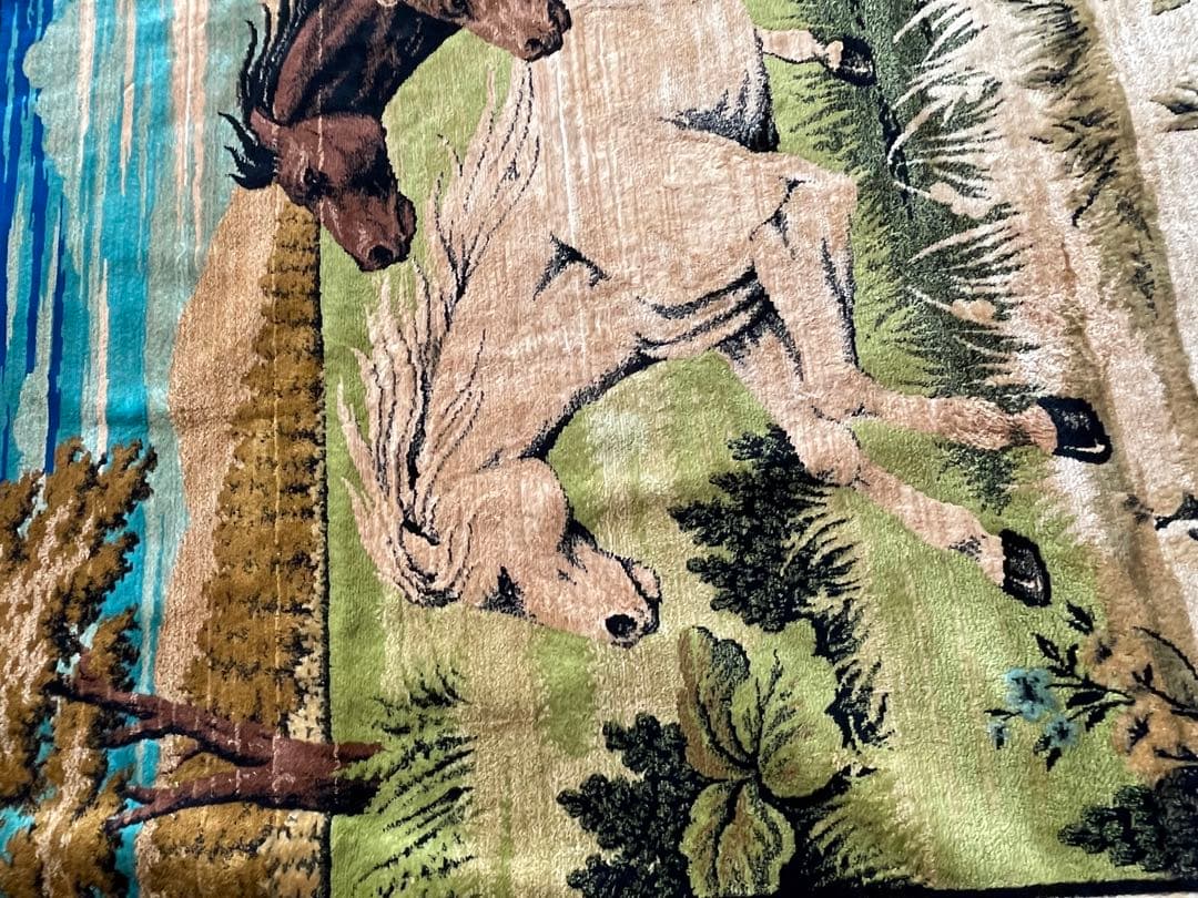 絨毯　ラグ　タペストリー　馬