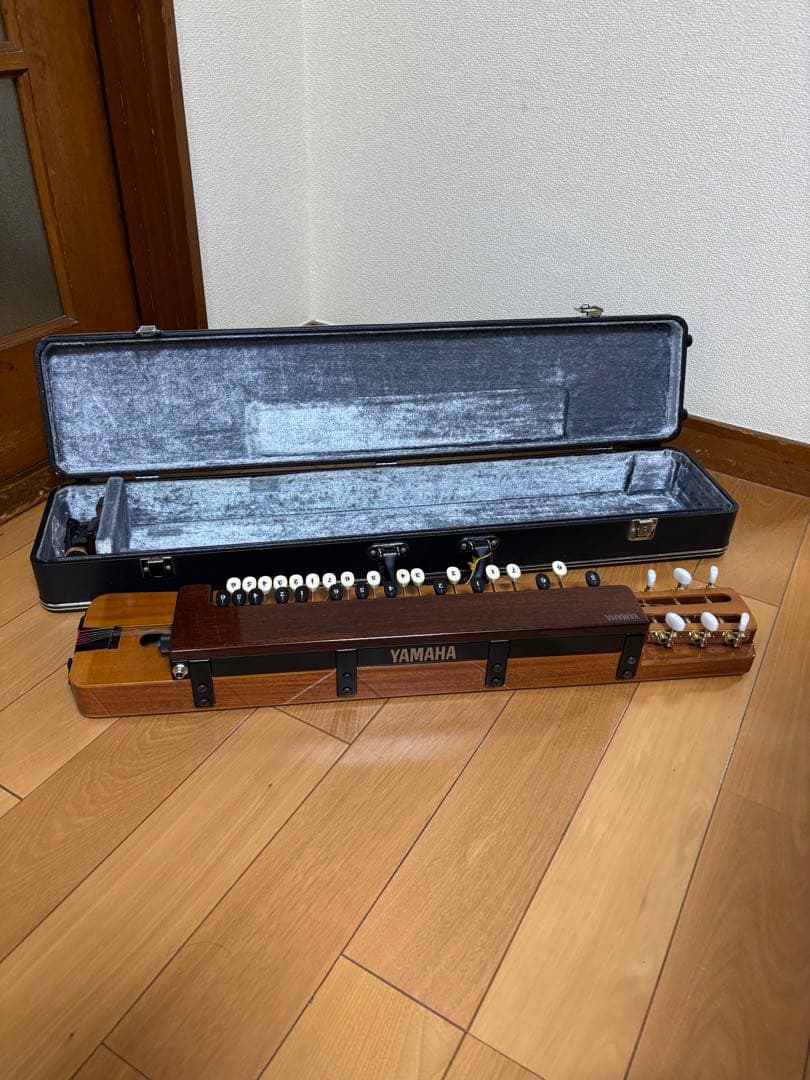 大正琴　YAMAHA TH-10E YAMAHAハードケース付き［鍵あり］