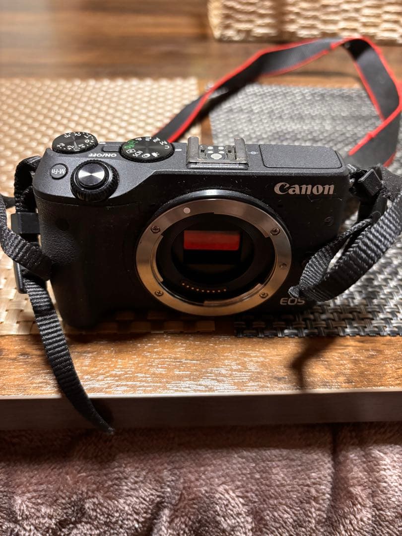 Canon EOS M 3ミラーレスカメラ ブラック（ジャンク品）