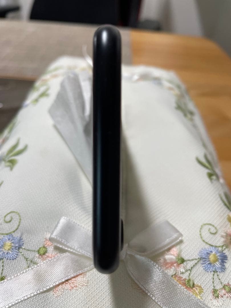 Apple iPhone se2 ブラック本体　64g