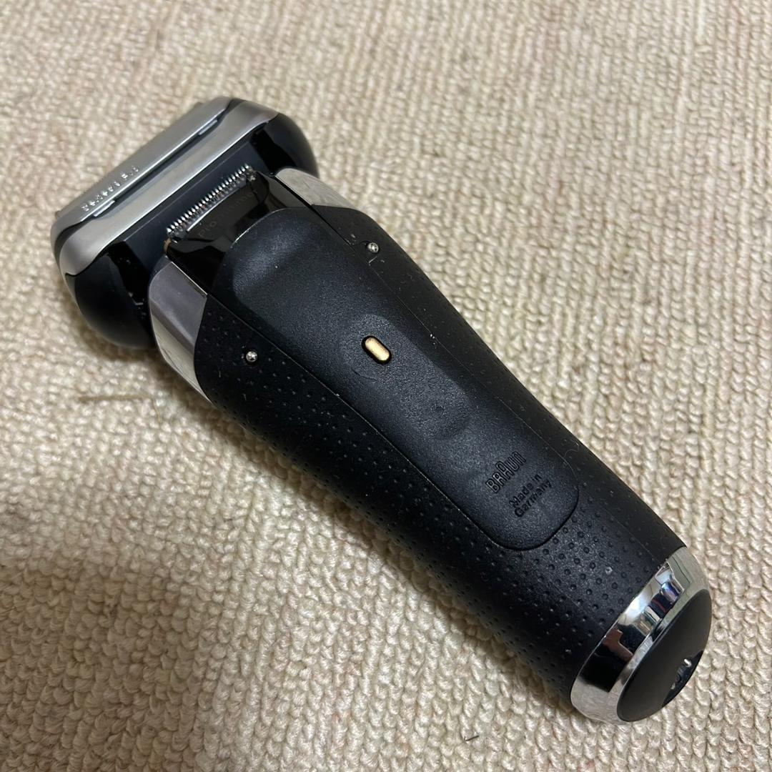 Braun メンズ電気シェーバー 9PRO充電器・ケース付き