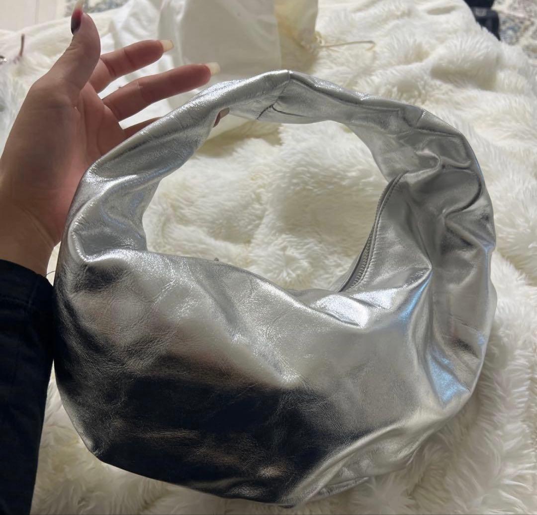 GADID ANONIEM シルバーハンドバッグ