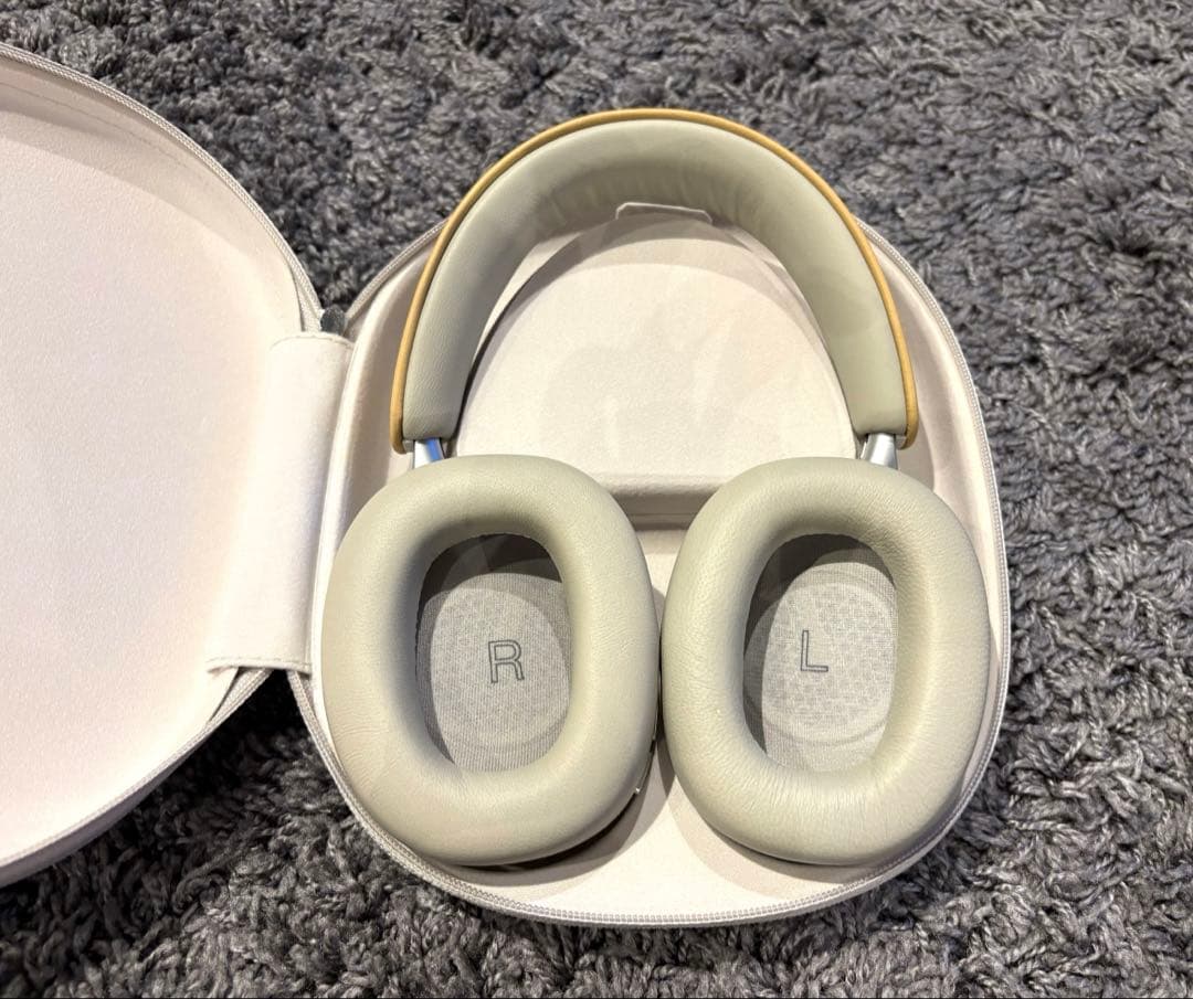 【ほぼ新品】Bowers & Wilkins Px8 ヘッドホン　タン