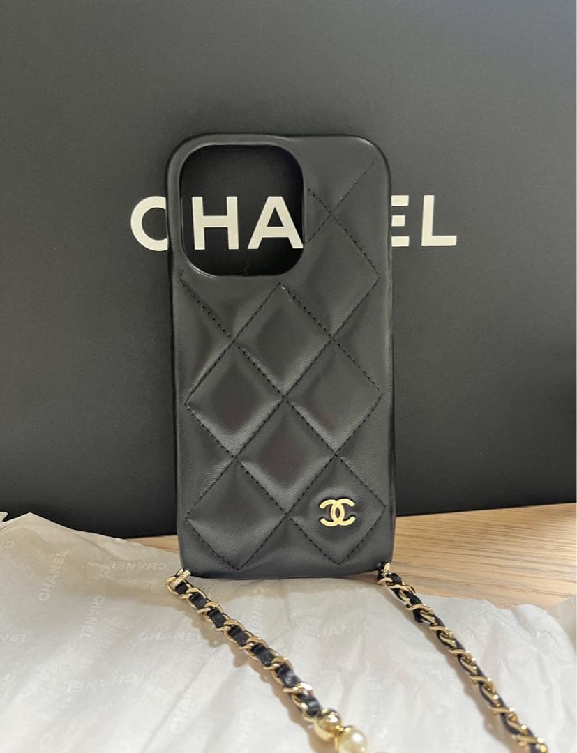 CHANEL iPhone 14 Pro ケース