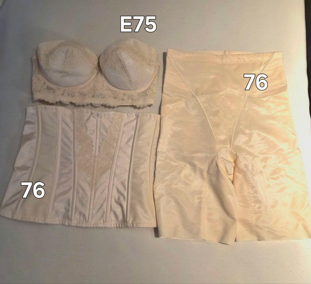 foursis & co.ブライダルインナー