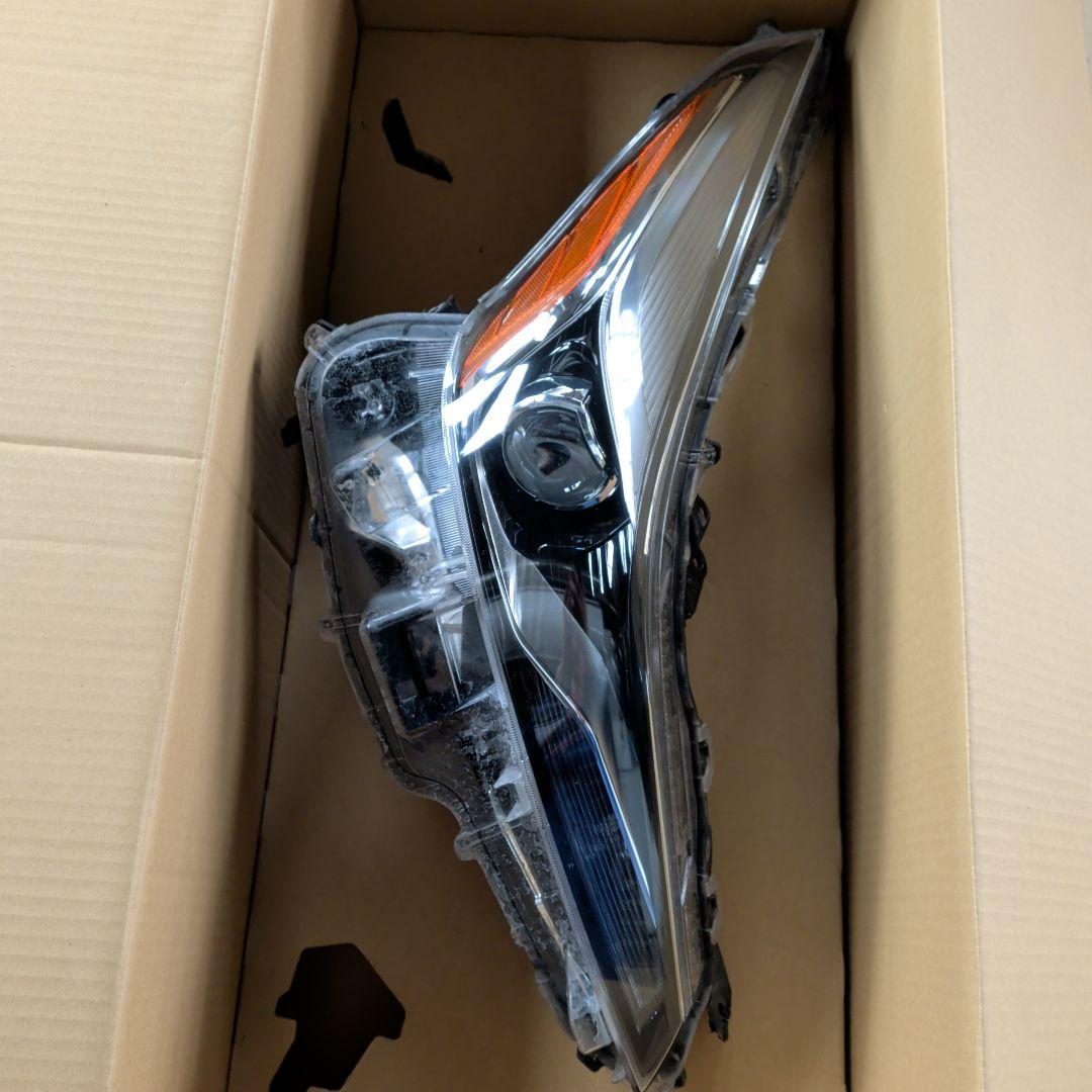 50プリウス右ヘッドライト