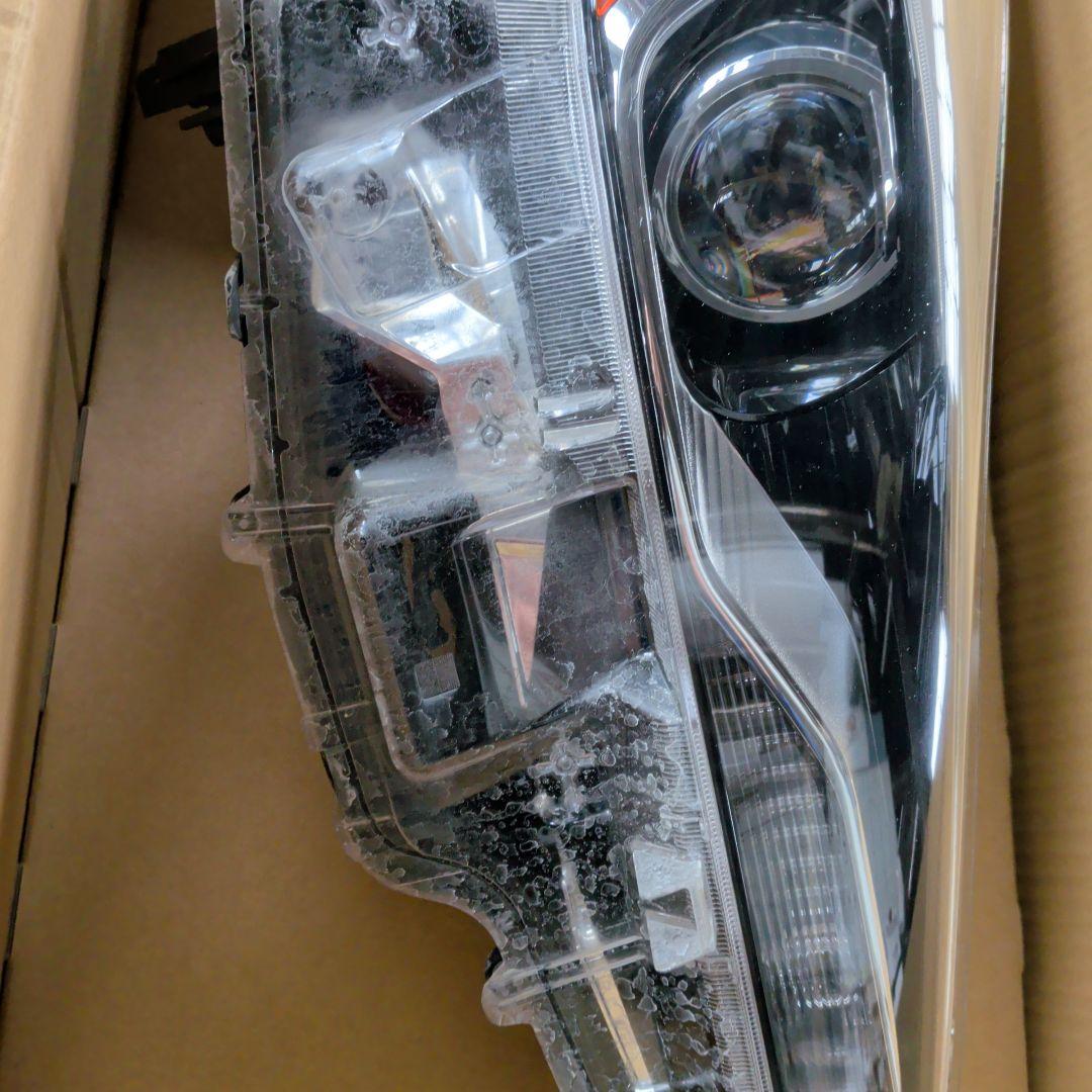 50プリウス右ヘッドライト