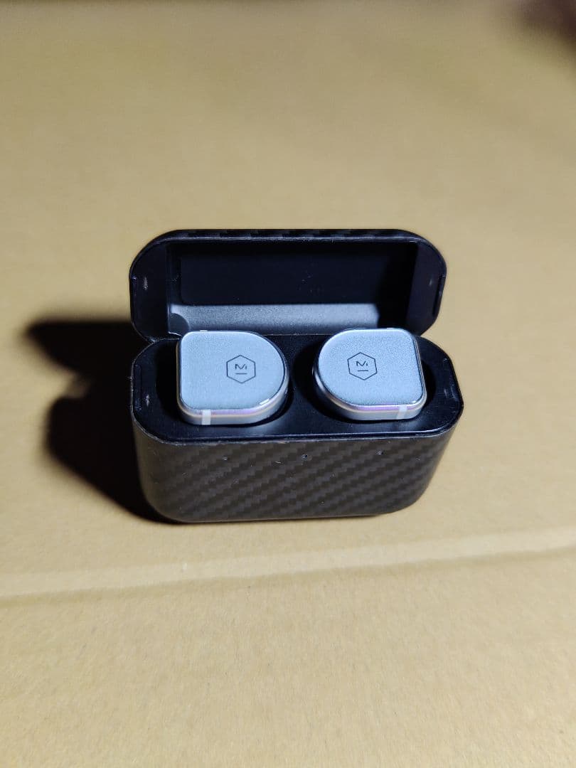 ワイヤレスイヤホン mw08 Sport Master & Dynamic