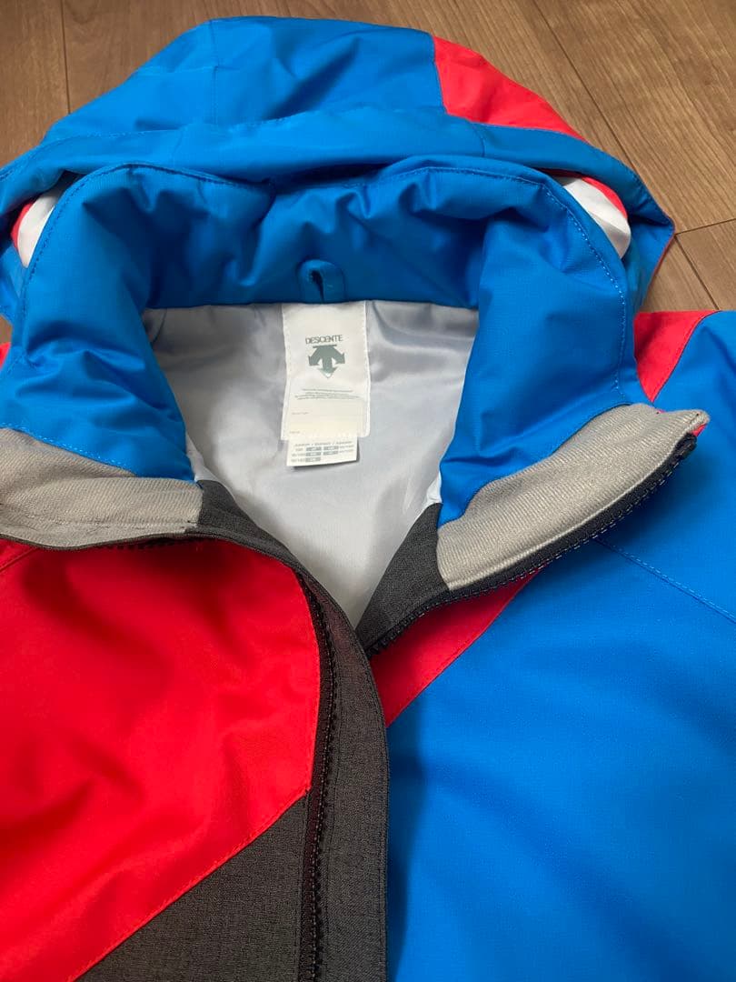 【他商品発送につき明日まで値下げ】スキーウェア　DESCENTE 上下セット