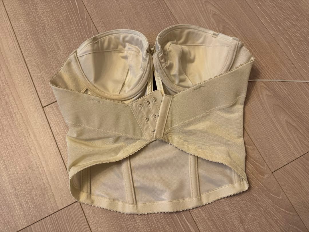 BRIDAL BEAUTE バックレスビスチェ D75 ブライダルインナー