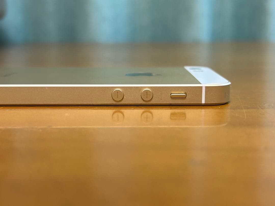 iPhone SE（第1世代）32GB ゴールド SIMフリー 美品