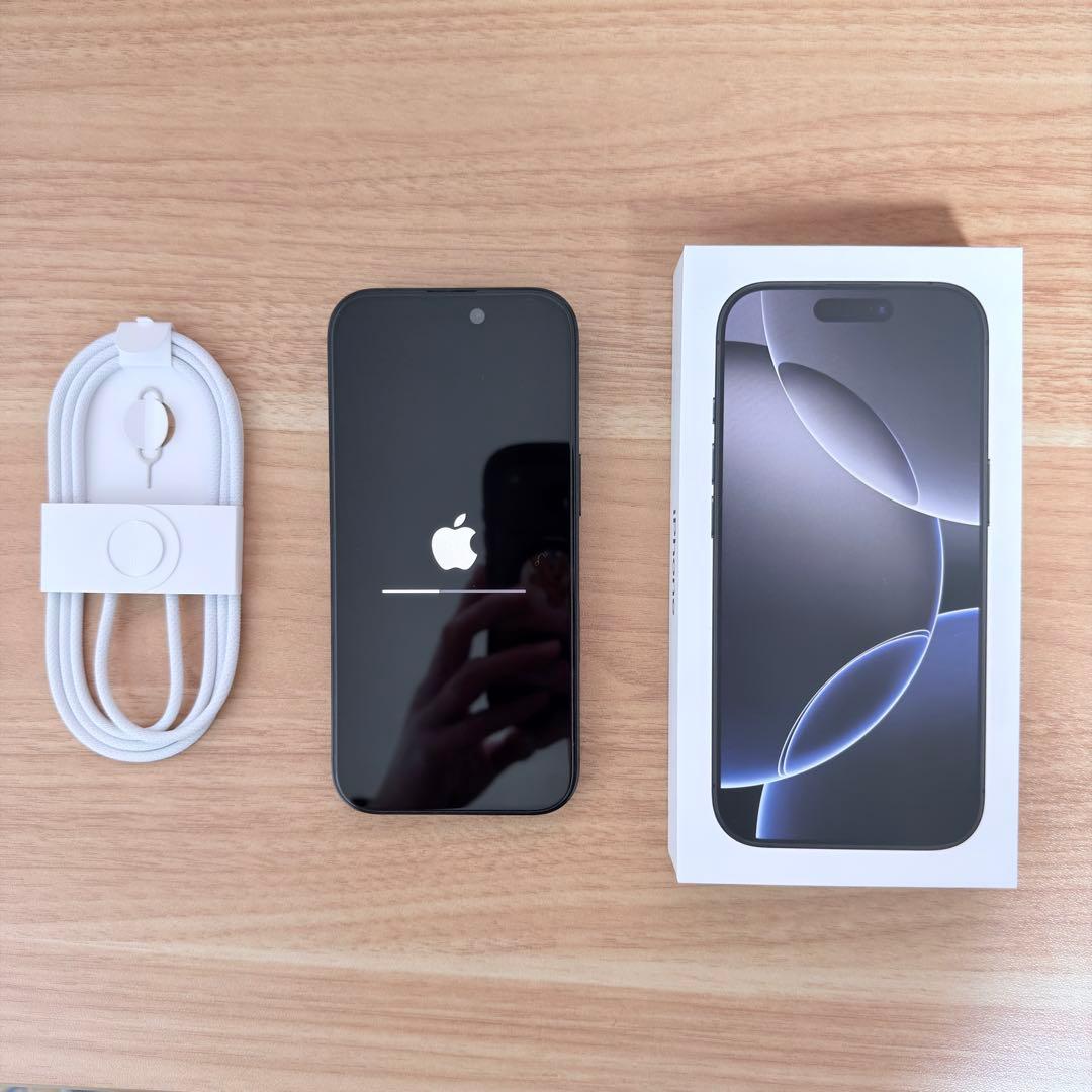 iPhone 16 Pro 256GB ブラックチタニウム SIMフリー