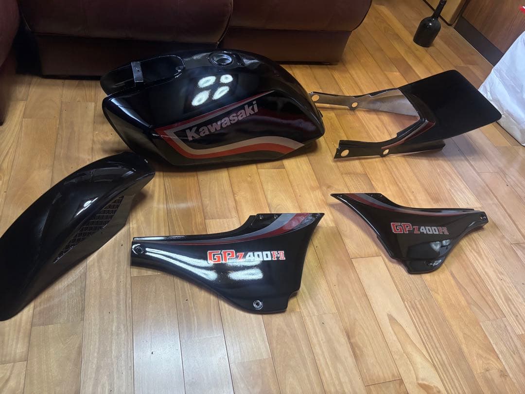 GPZ400 外装　タンク　テール　サイドカバー　フェンダー