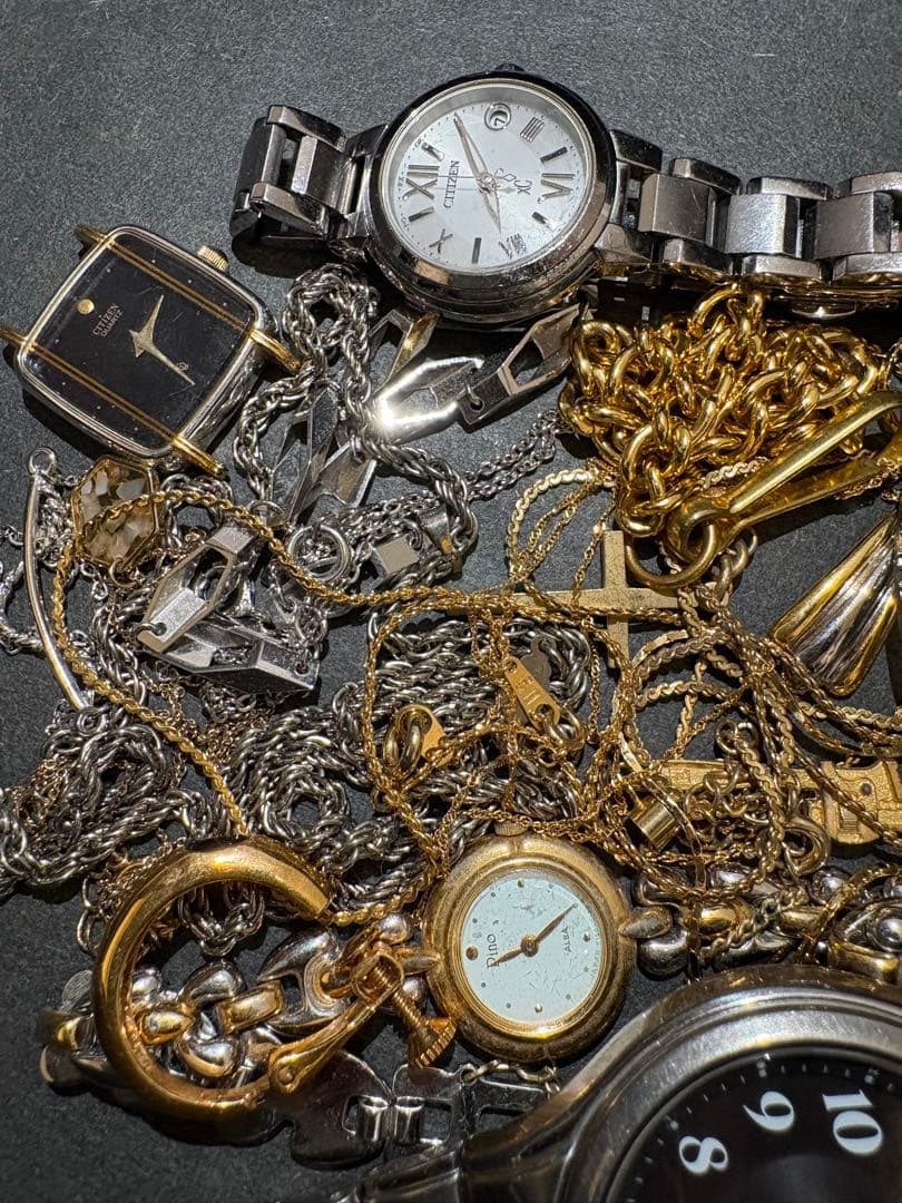 遺品　生前整理アクセサリー時計まとめ