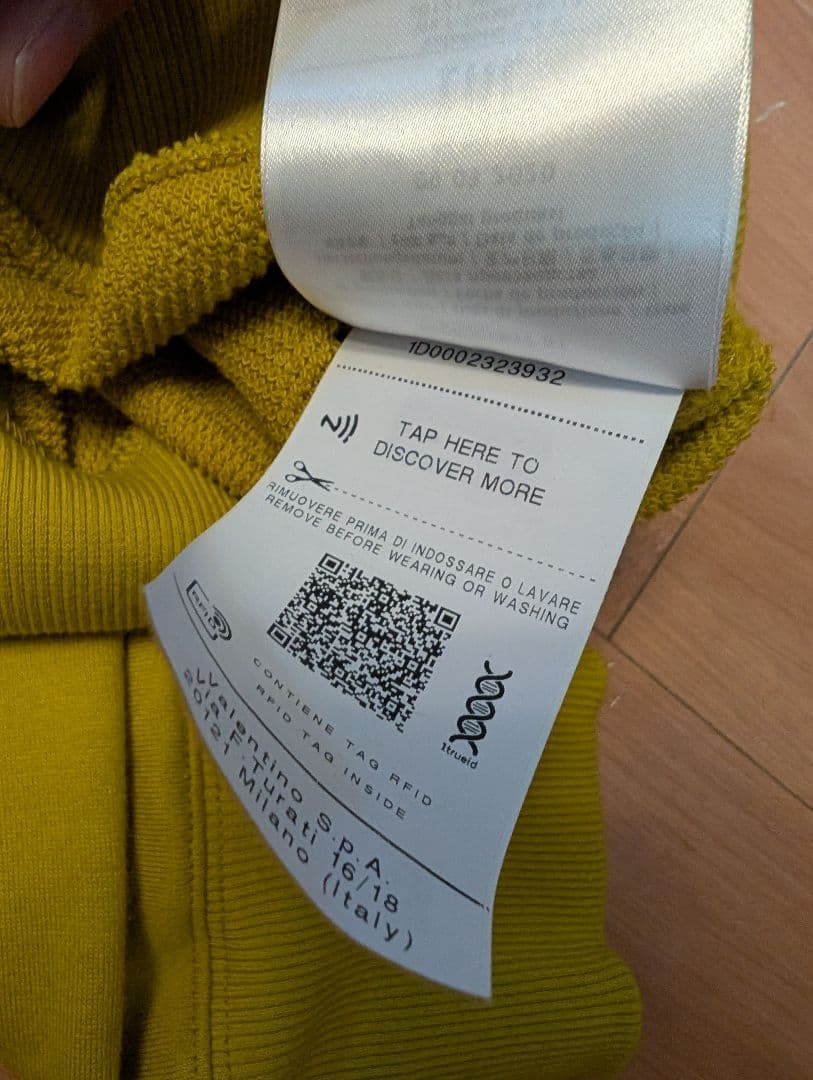 美品 VALENTINO クロップドパーカー イタリア製