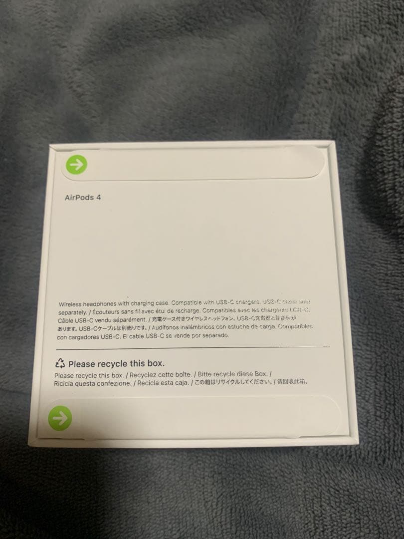 Apple AirPods 4 充電ケース付き