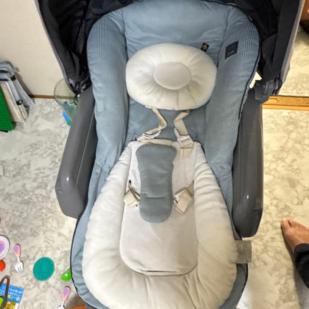 ハッピースマイルCombi ベビーシート グレー ストライプ