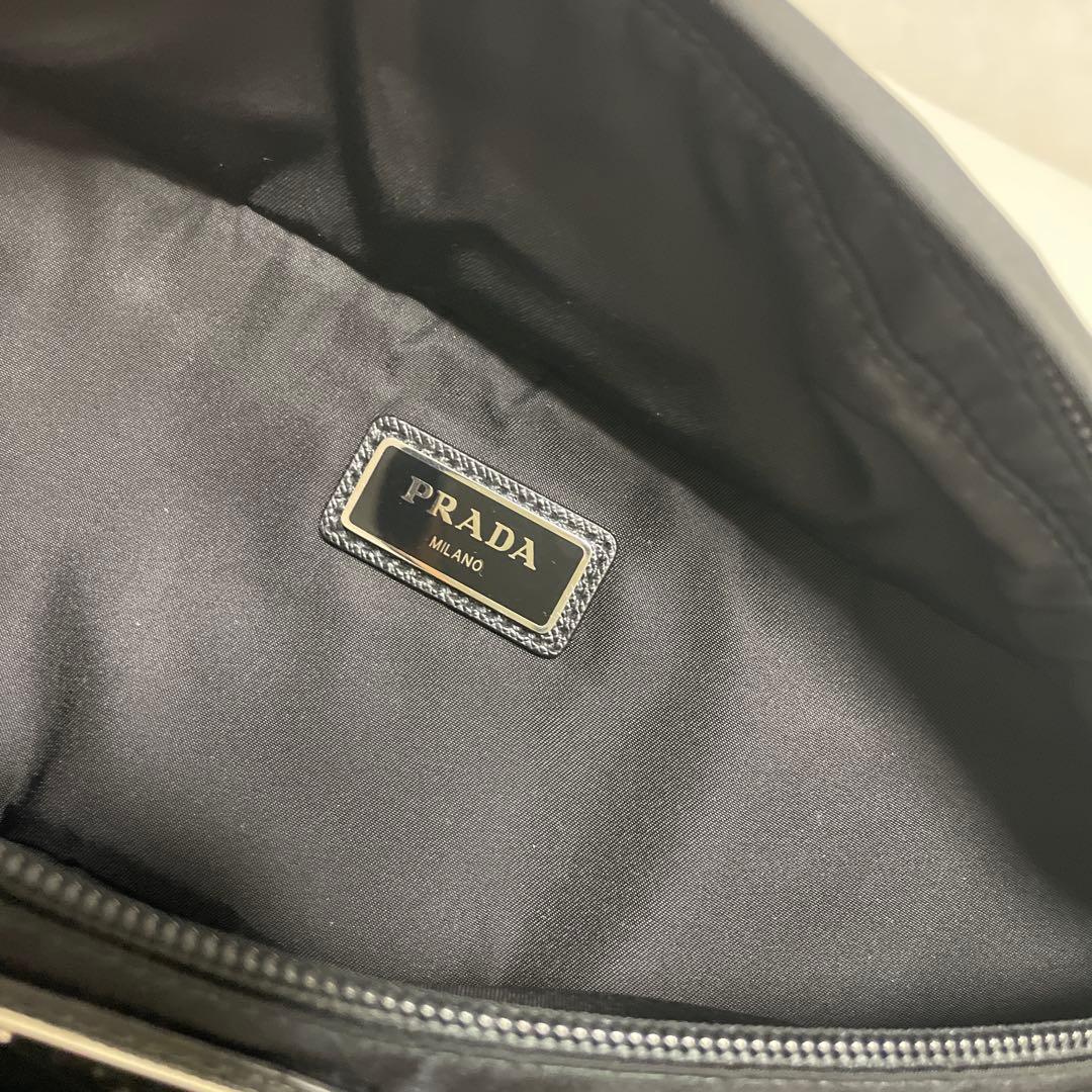 プラダ　ボディバッグ