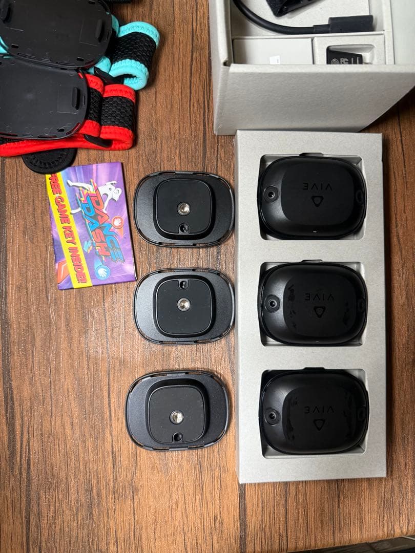 HTC VIVEトラッカー (Ultimate) 3+1 キット＋ストラップ