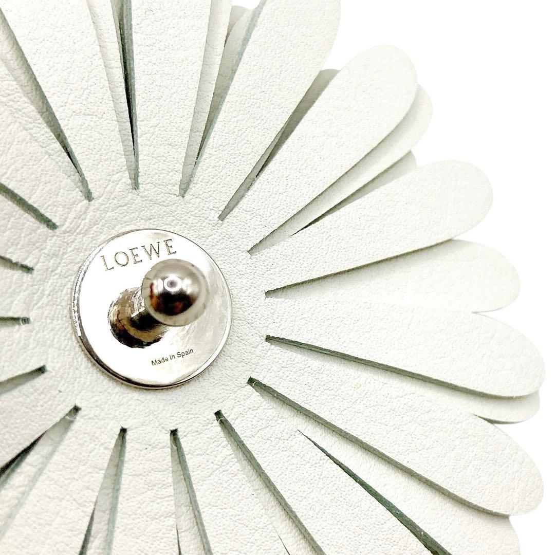 極美品✨LOEWE ロエベ　デイジー　フラワースタッド　バッグチャーム　トトロ