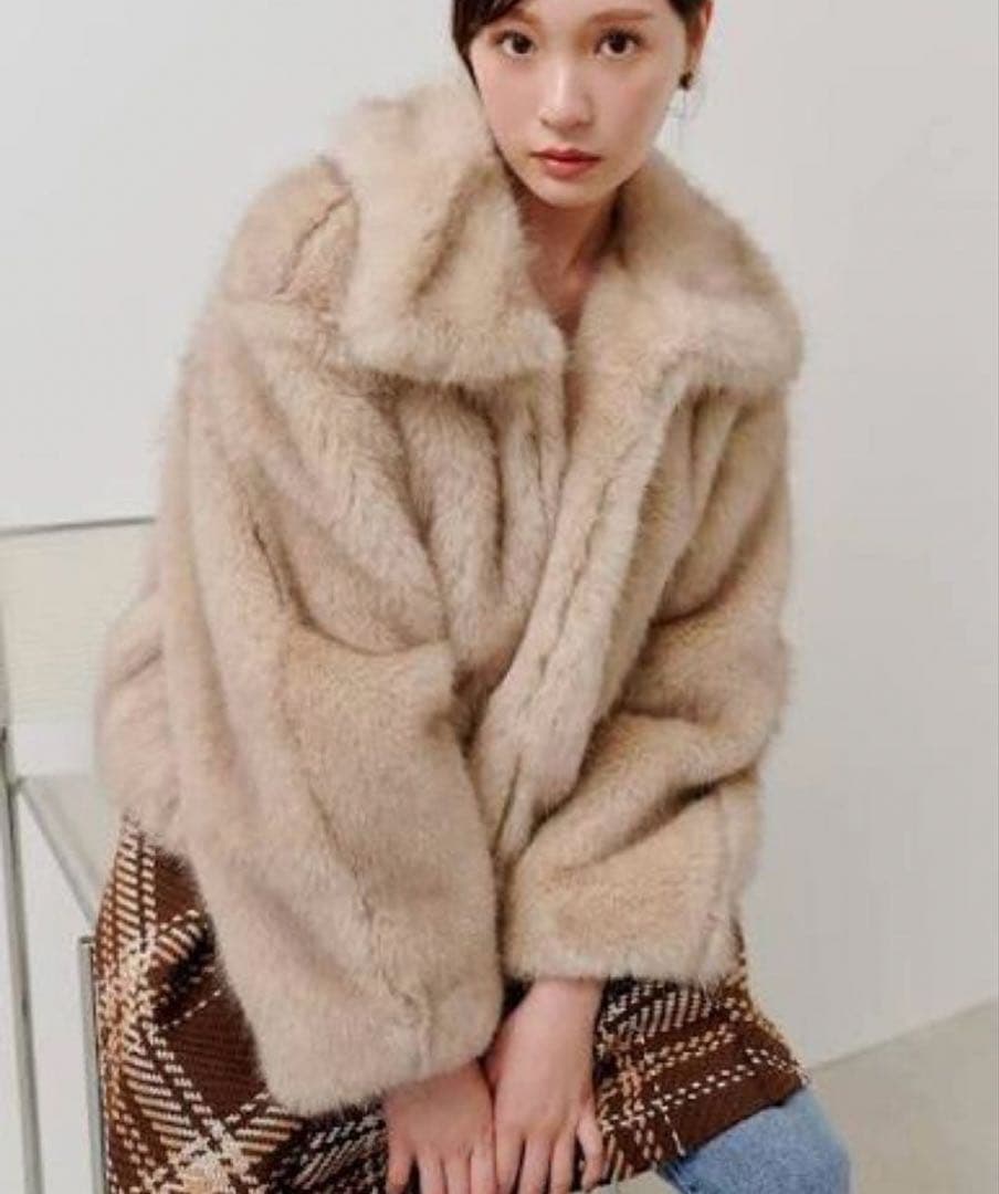 新品未使用タグ付き　snidel ファーショートコート