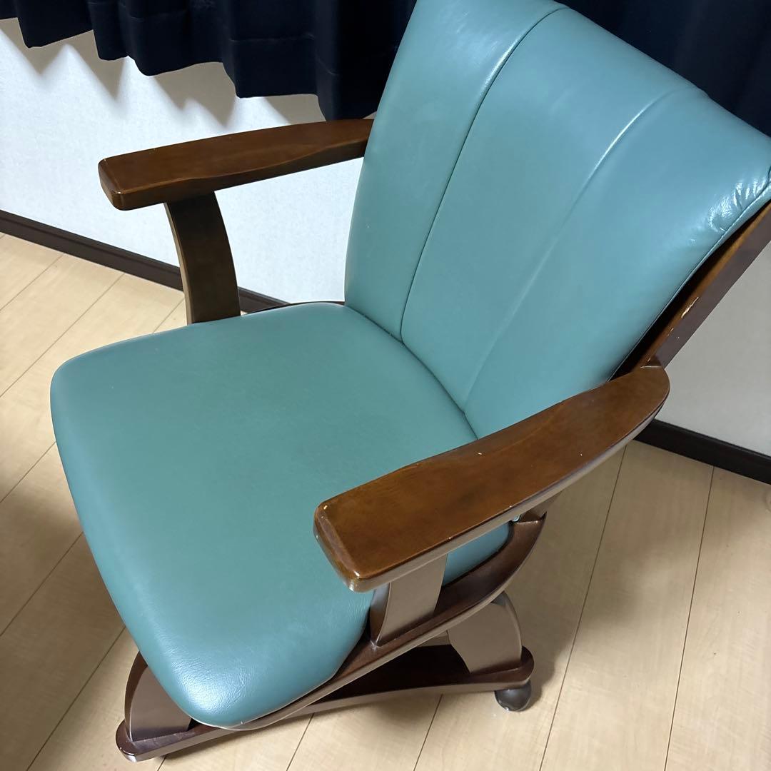 青緑色の合成皮革ダイニングチェア