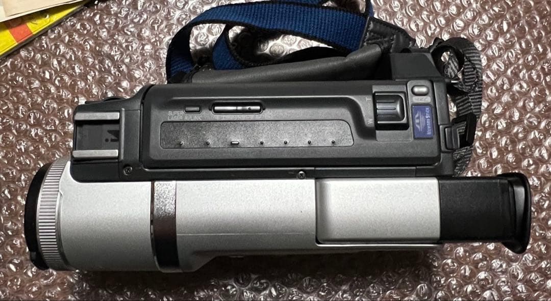 ビデオカメラ SONY Digital Handycam DCR-TRV225K